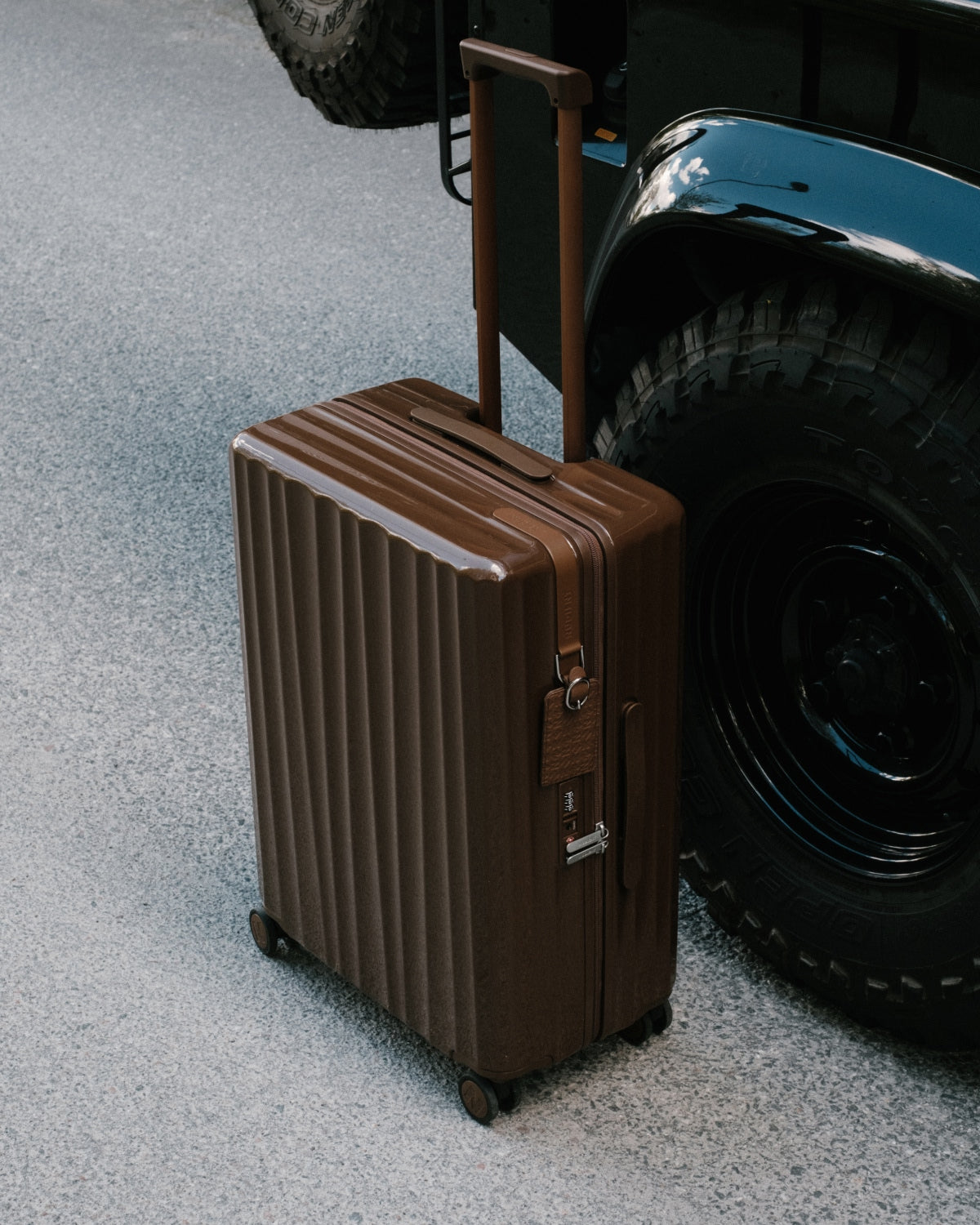 Bold Check-in Bag (M) V2